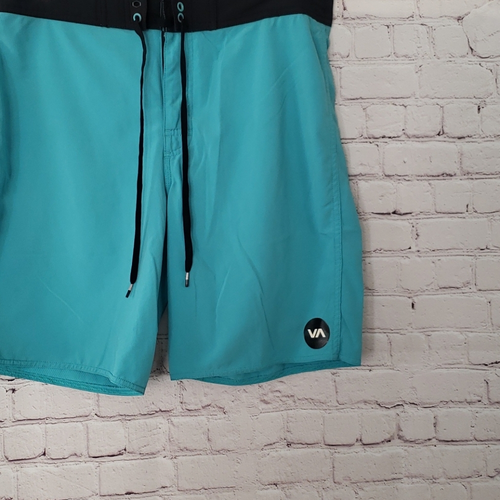 RVCA Men's Board Shorts Size 32
